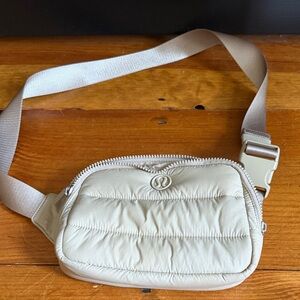 lululemon athletica Men's Cream Quilted Belt Bag